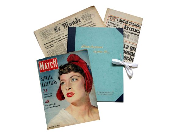 un journal authentique dans la pochette retro