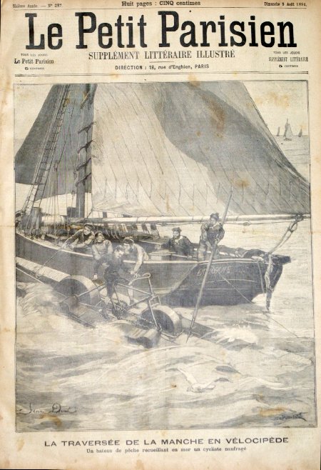 journal Le petit Parisien illustré La traversée de la Manche en vélocipède. Un bateau de pêche recueillant en mer un cycliste naufragé.